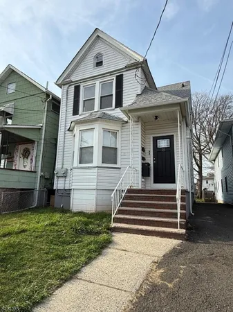 $1,800 | 31 Williams Street, Roselle Park, NJ 07204