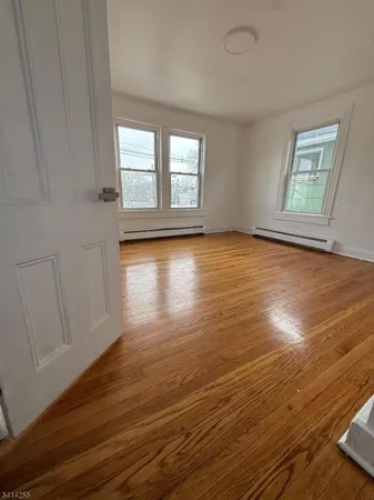 $1,800 | 31 Williams Street, Roselle Park, NJ 07204