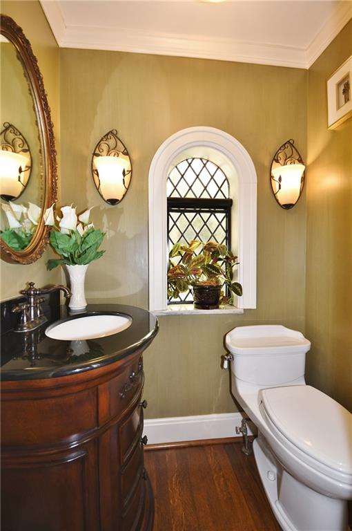 715 Delafield Road Pittsburgh, PA 15215 - Photo 11 of 25 First floor powder room is convenient.