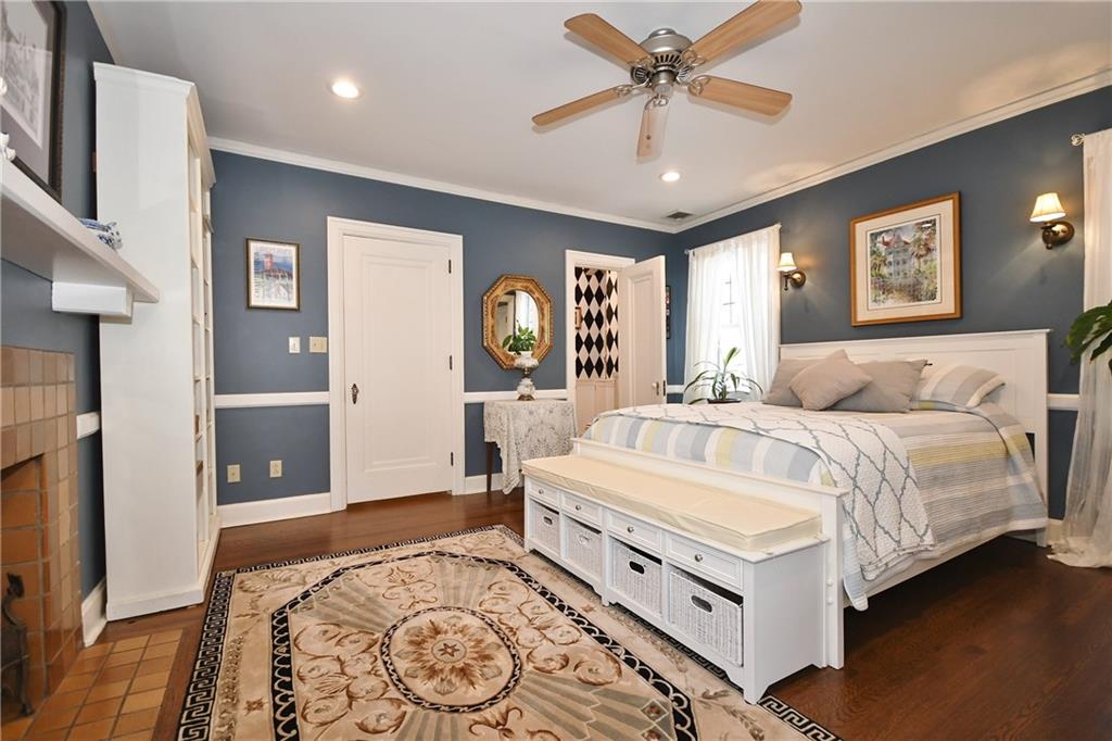 715 Delafield Road Pittsburgh, PA 15215 - Photo 17 of 25 Each bedroom has ample closet space
