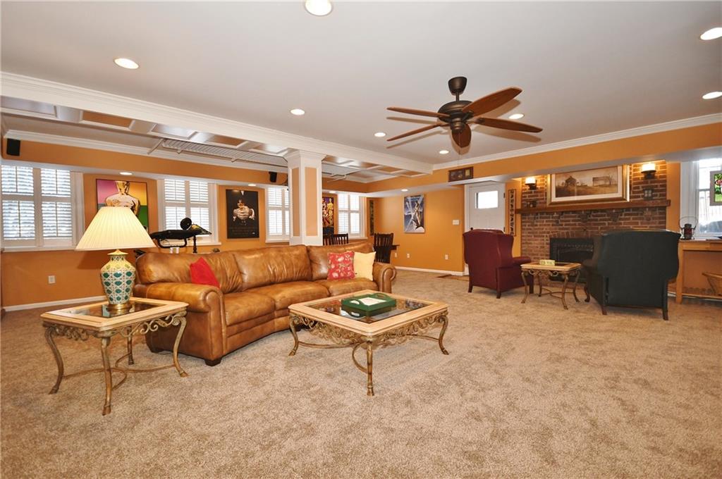 715 Delafield Road Pittsburgh, PA 15215 - Photo 21 of 25 Lower level family room has plenty of windows