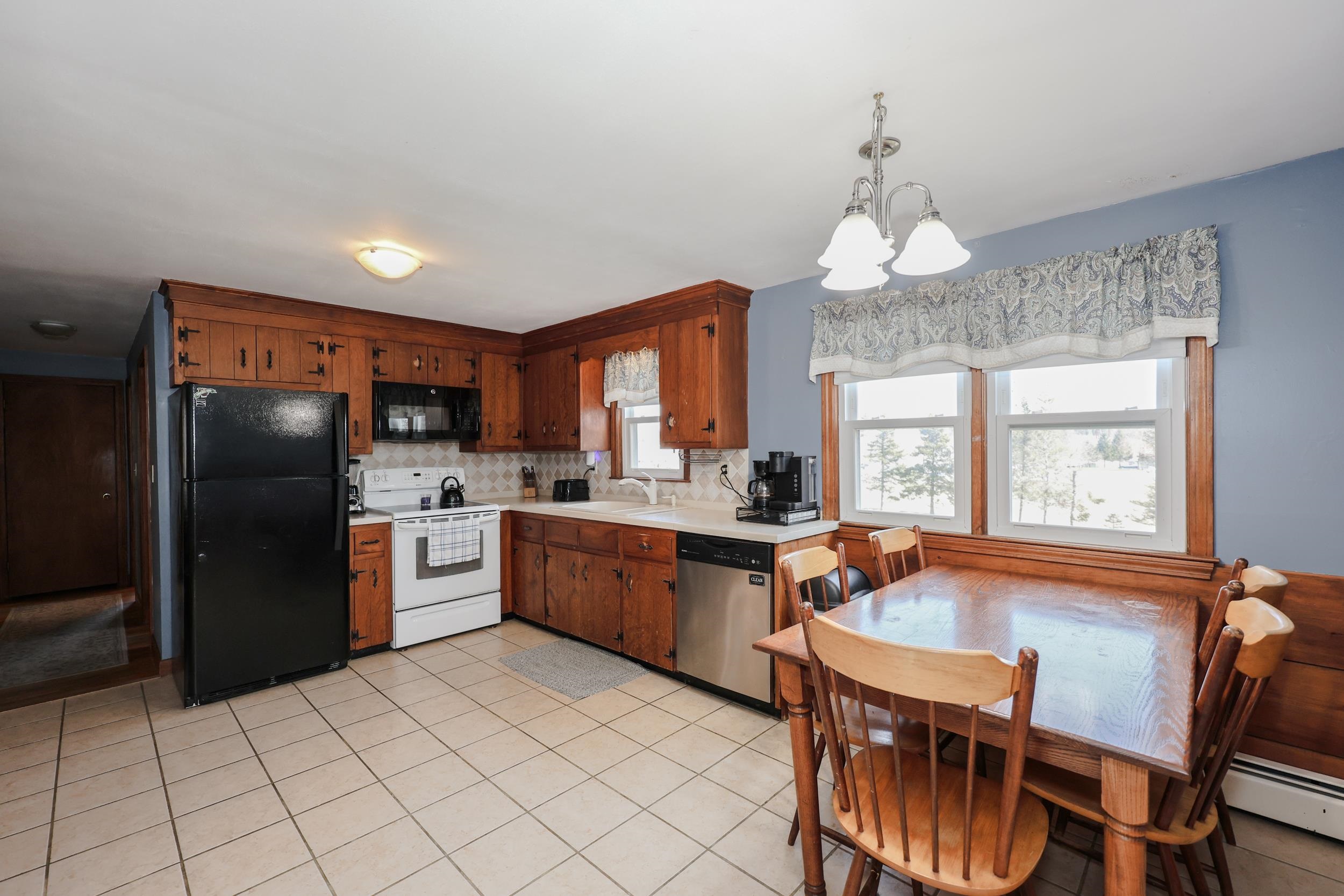 9 Avery Road Londonderry, NH 03053 - Photo 4 of 40 Gallery Image 4