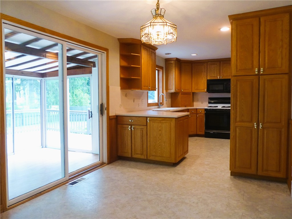 684 Marsh Road Pittsford, NY 14534 - Photo 11 of 32