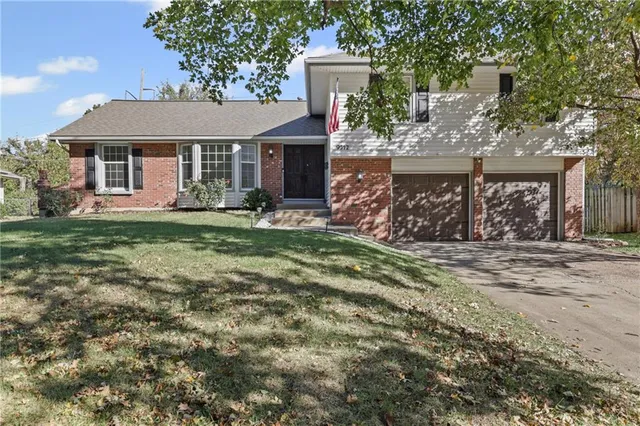 $410,000 | 9312 West 81st Terrace, Overland Park, KS 66204