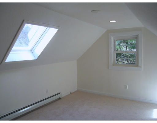 442 Dunstable Road Tyngsborough, MA 01879 - Photo 12 of 18 Gallery Image 12