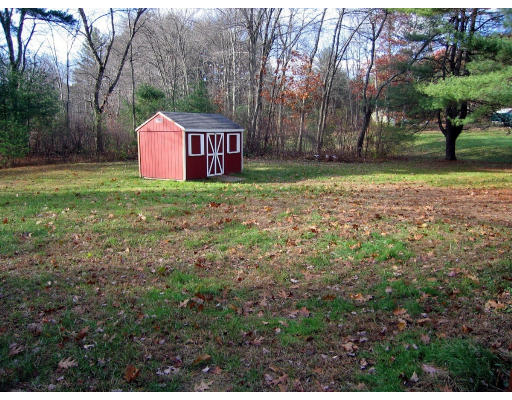 442 Dunstable Road Tyngsborough, MA 01879 - Photo 17 of 18 Gallery Image 17