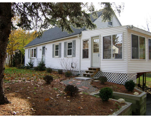 442 Dunstable Road Tyngsborough, MA 01879 - Photo 2 of 18 Gallery Image 2