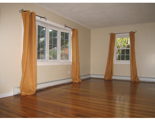 442 Dunstable Road Tyngsborough, MA 01879 - Photo 6 of 18 Gallery Image 6