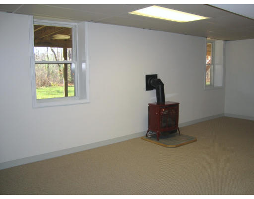 442 Dunstable Road Tyngsborough, MA 01879 - Photo 9 of 18 Gallery Image 9