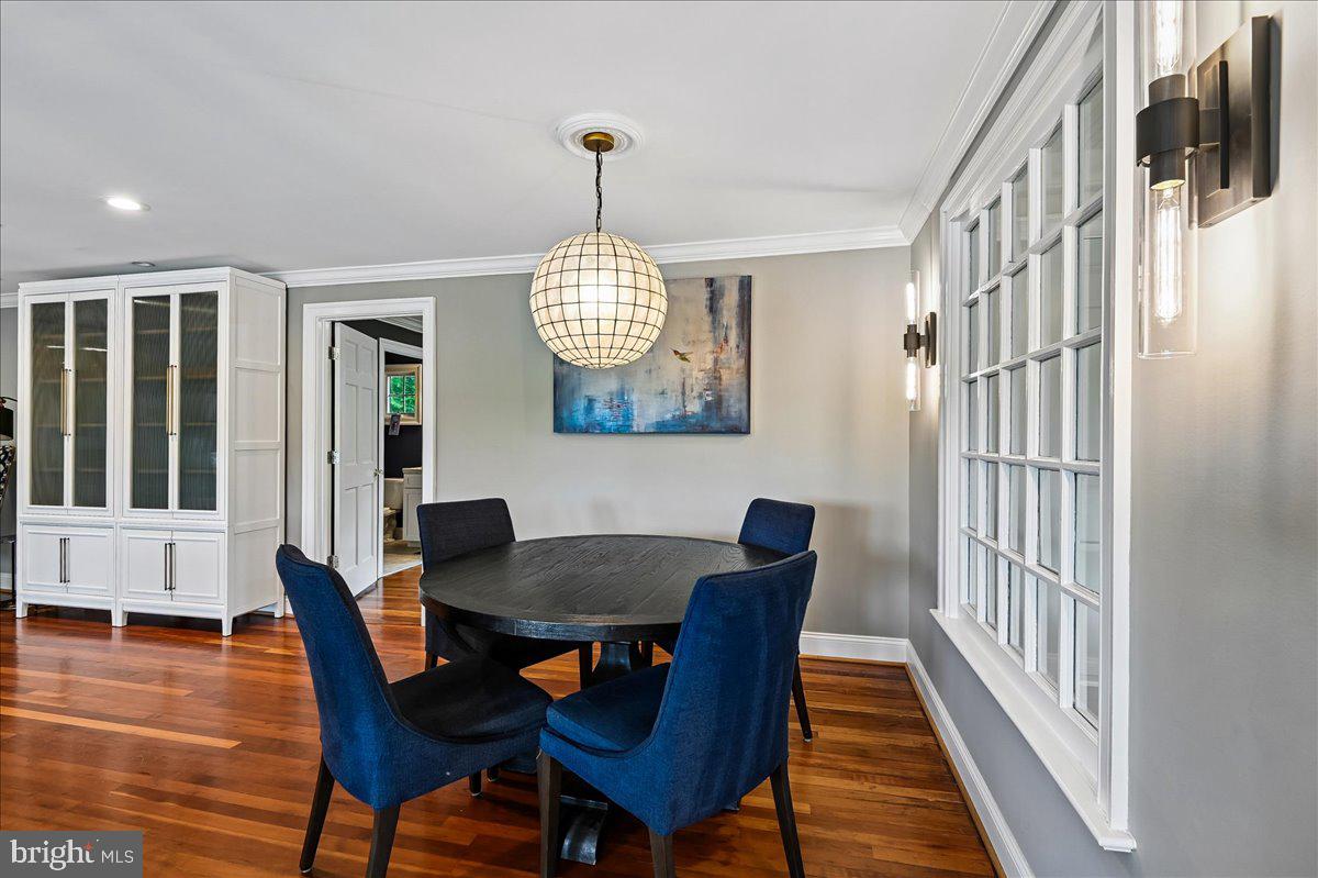 300 Magothy Bridge Road Pasadena, MD 21122 - Photo 23 of 117 Great Room