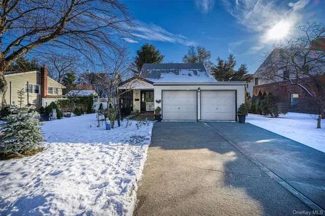 $799,000 | 524 Livingston Street, Westbury, NY 11590