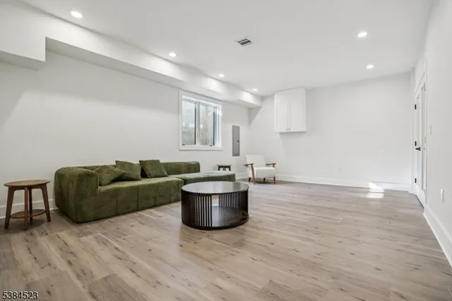 $2,750,000 | 5 Foxcroft Drive, Livingston, NJ 07039