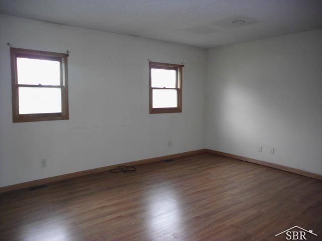 31193002-2.JPG