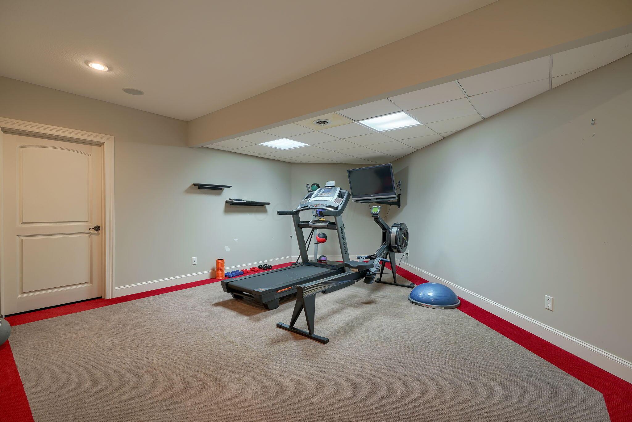 9405 4 Mile Road Jackson, OH 45640 - Photo 34 of 66 34. Fitness Room