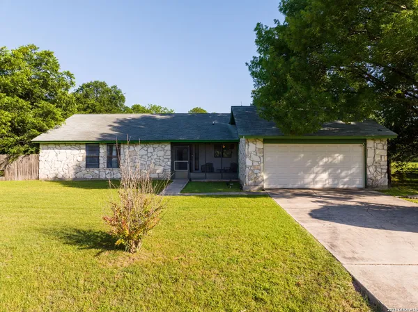 $2,250 | 426 Spring River Drive, Martindale, TX 78655