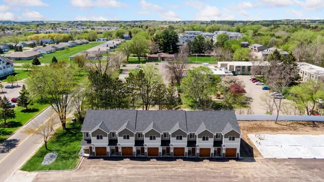 $299,500 | 425 West 8th Street, Unit 23, New Richmond, WI 54017