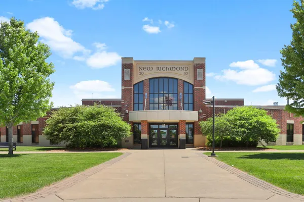 $299,500 | 425 West 8th Street, Unit 23, New Richmond, WI 54017