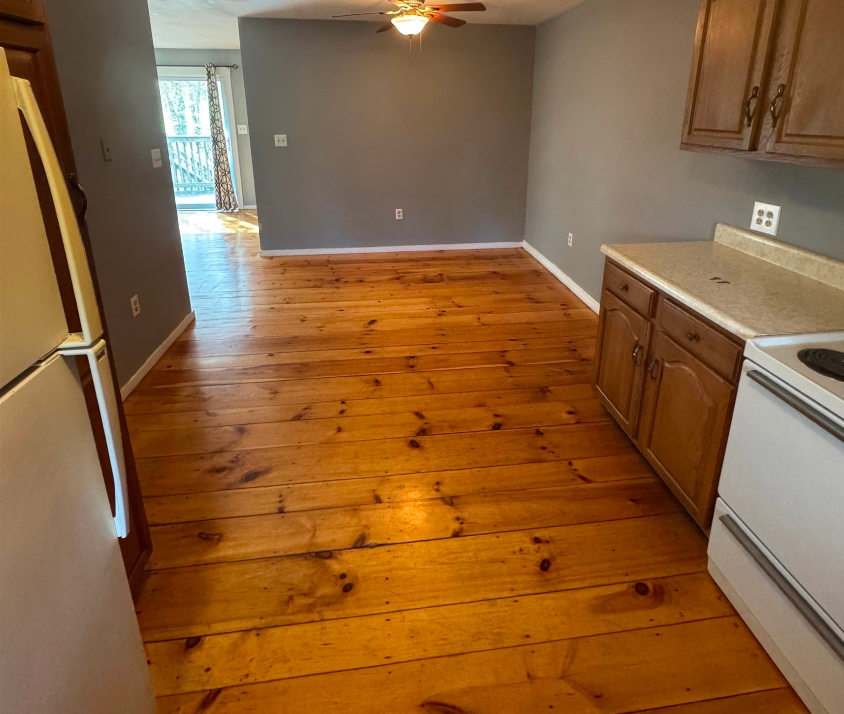174 Hackett Hill Road Hooksett, NH 03106 - Photo 3 of 10