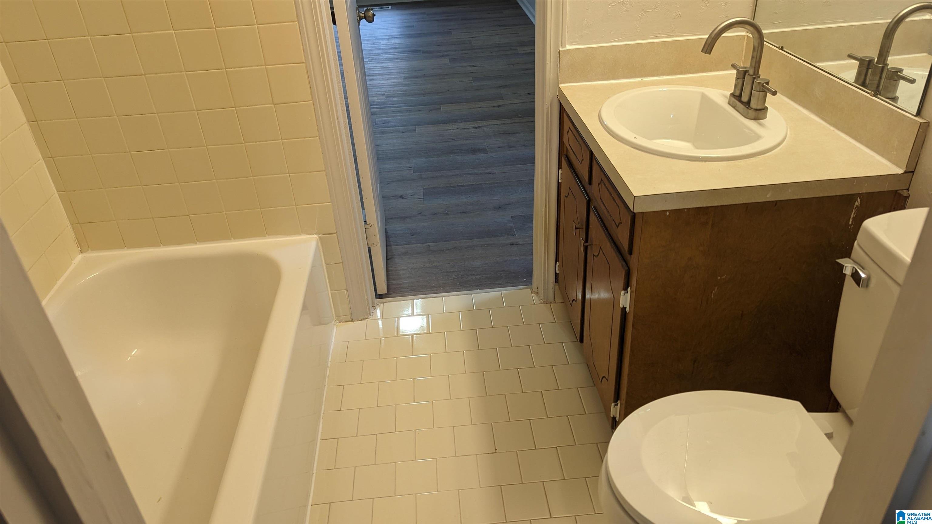 1004 Cedar Crest Birmingham, AL 35216 - Photo 10 of 34