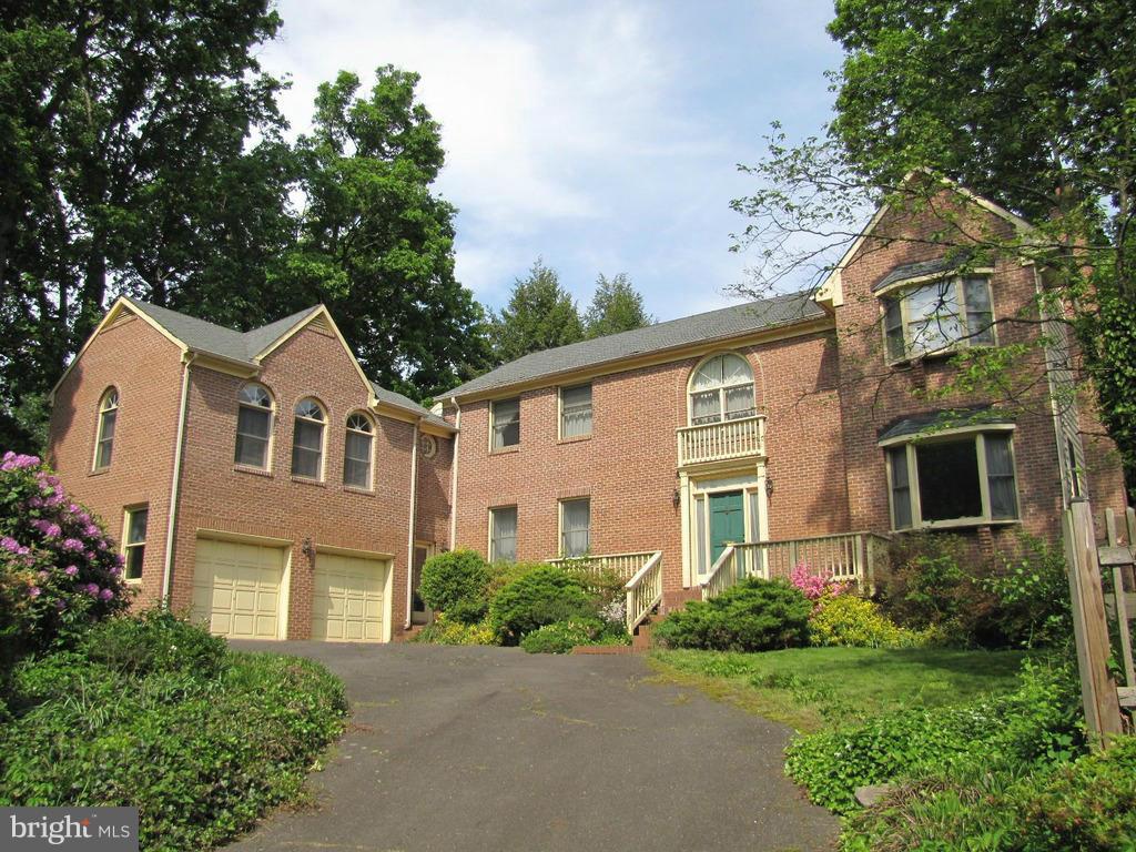 1929 Rockingham Street McLean, VA 22101 - Photo 1 of 23 Exterior (Front)