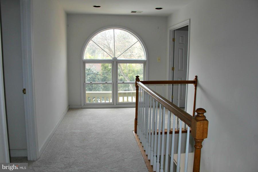 1929 Rockingham Street McLean, VA 22101 - Photo 15 of 23 Upper Level Foyer