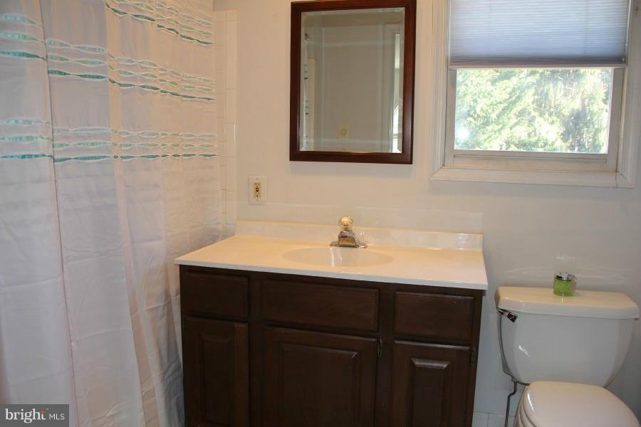 1929 Rockingham Street McLean, VA 22101 - Photo 18 of 23 Bath