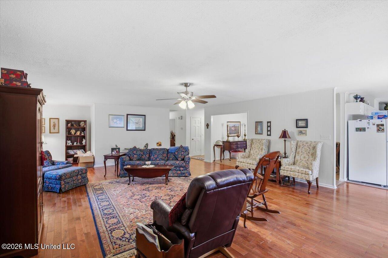 118 Pine Ridge Road Florence, MS 39073 - Photo 12 of 38 12-118 Pine Ridge Rd _ Hometoursms.com
