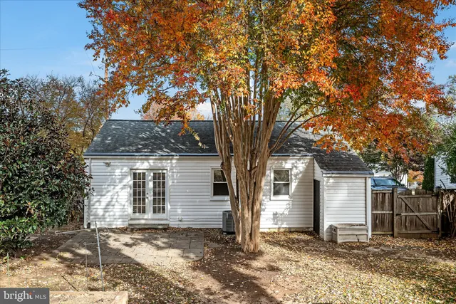 $2,950 | 3403 Elmwood Drive, Alexandria, VA 22303