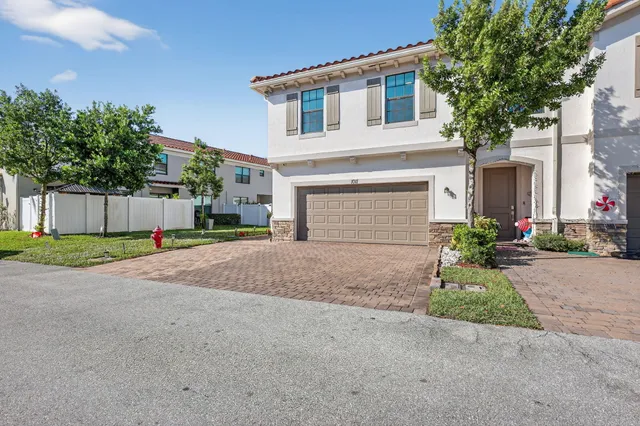 $474,900 | 1011 Willow Place, Riviera Beach, FL 33410