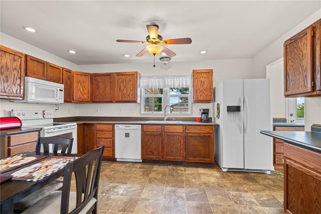 9012 Northwest State Rte 52 Amoret, MO 64722 - Photo 6 of 38