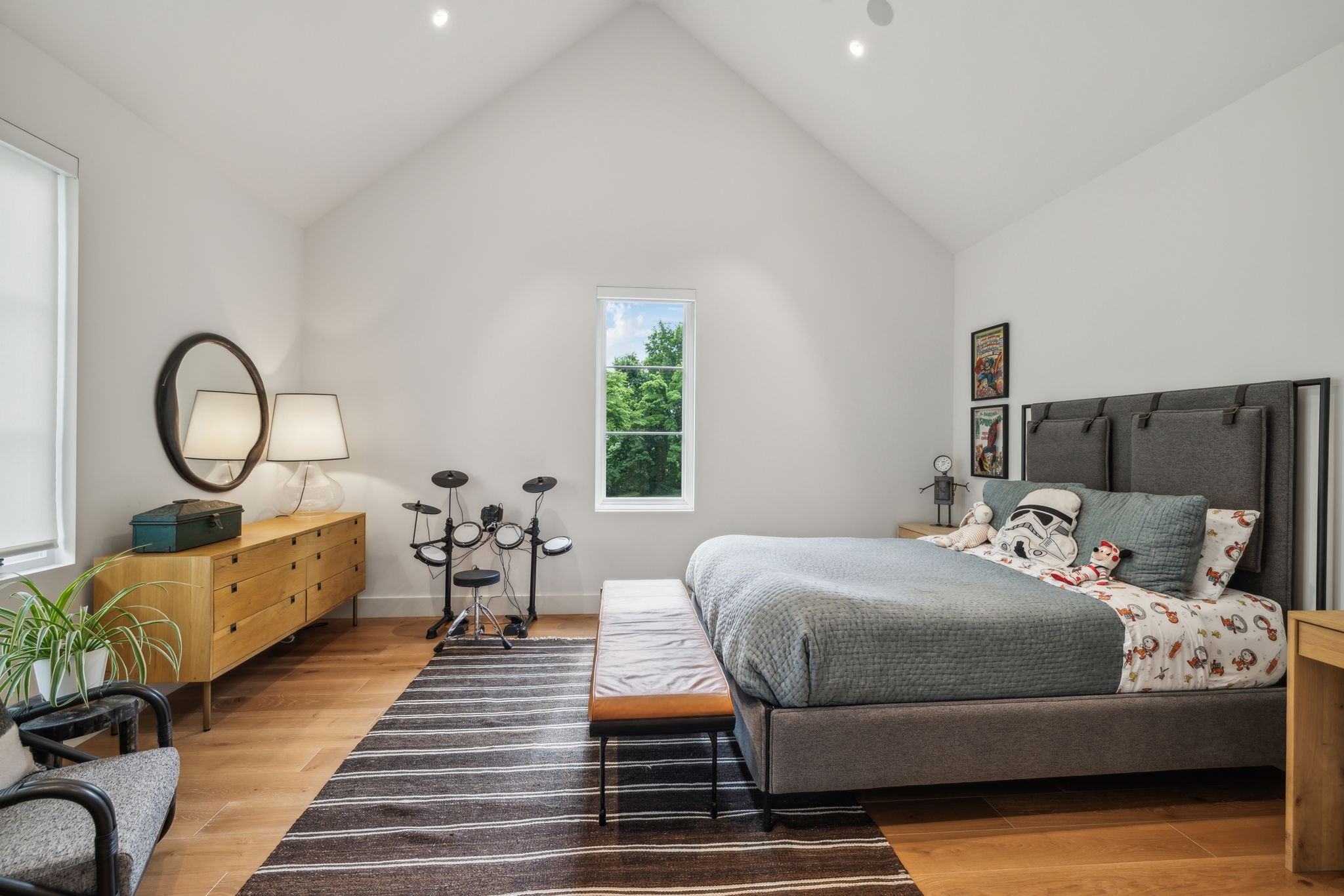 2014 Old Hillsboro Road Franklin, TN 37064 - Photo 43 of 70 a bedroom with bed and a window