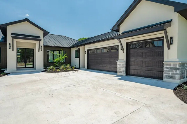 $5,500 | 125 Stockman Drive, Dripping Springs, TX 78620