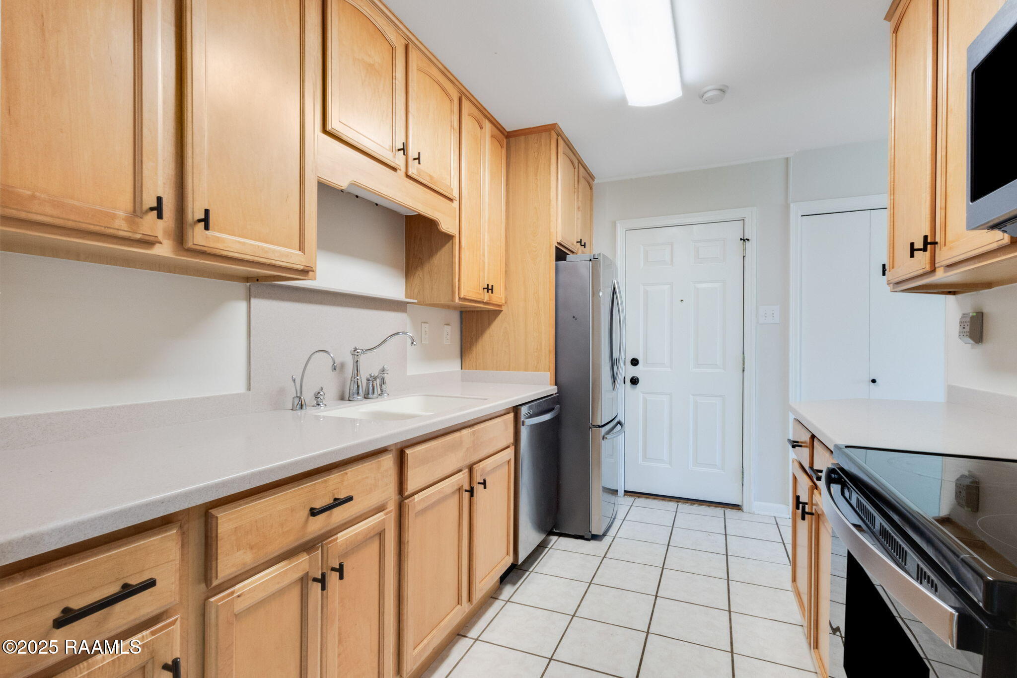 304 Rena Drive Lafayette, LA 70503 - Photo 8 of 16 7-web-or-mls-304 Rena-6