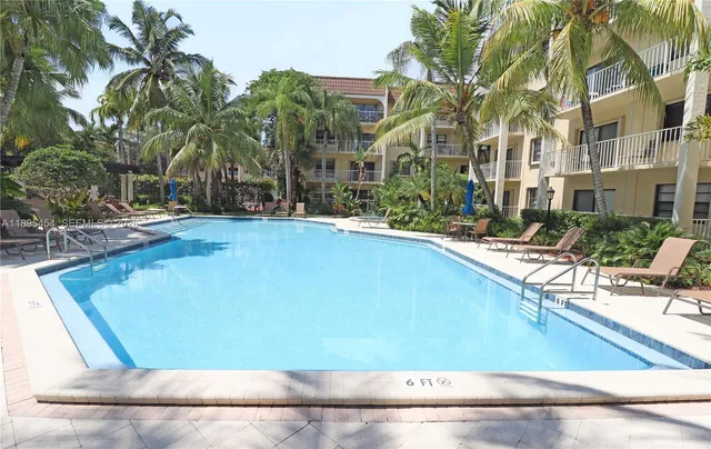 $1,975 | 9301 Southwest 92nd Avenue, Unit A210, Miami, FL 33176