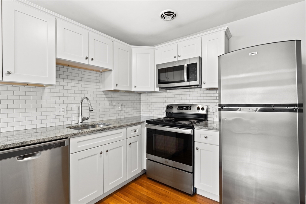 121 Warren Street, Unit 4 Watertown, MA 02472 - Photo 5 of 21