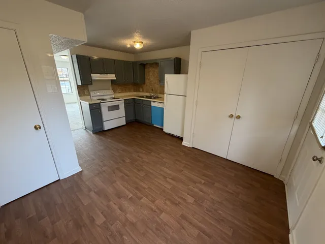 $900 | 103 Hickory Trace Road, Unit 2, Clarksville, TN 37040