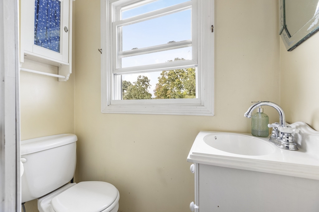 520 King Street Raynham, MA 02767 - Photo 14 of 41