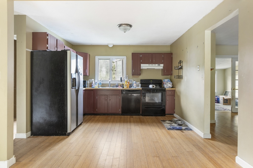 520 King Street Raynham, MA 02767 - Photo 5 of 41