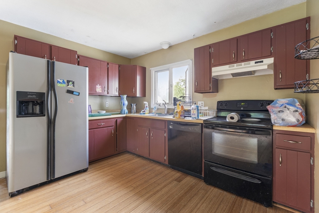 520 King Street Raynham, MA 02767 - Photo 7 of 41