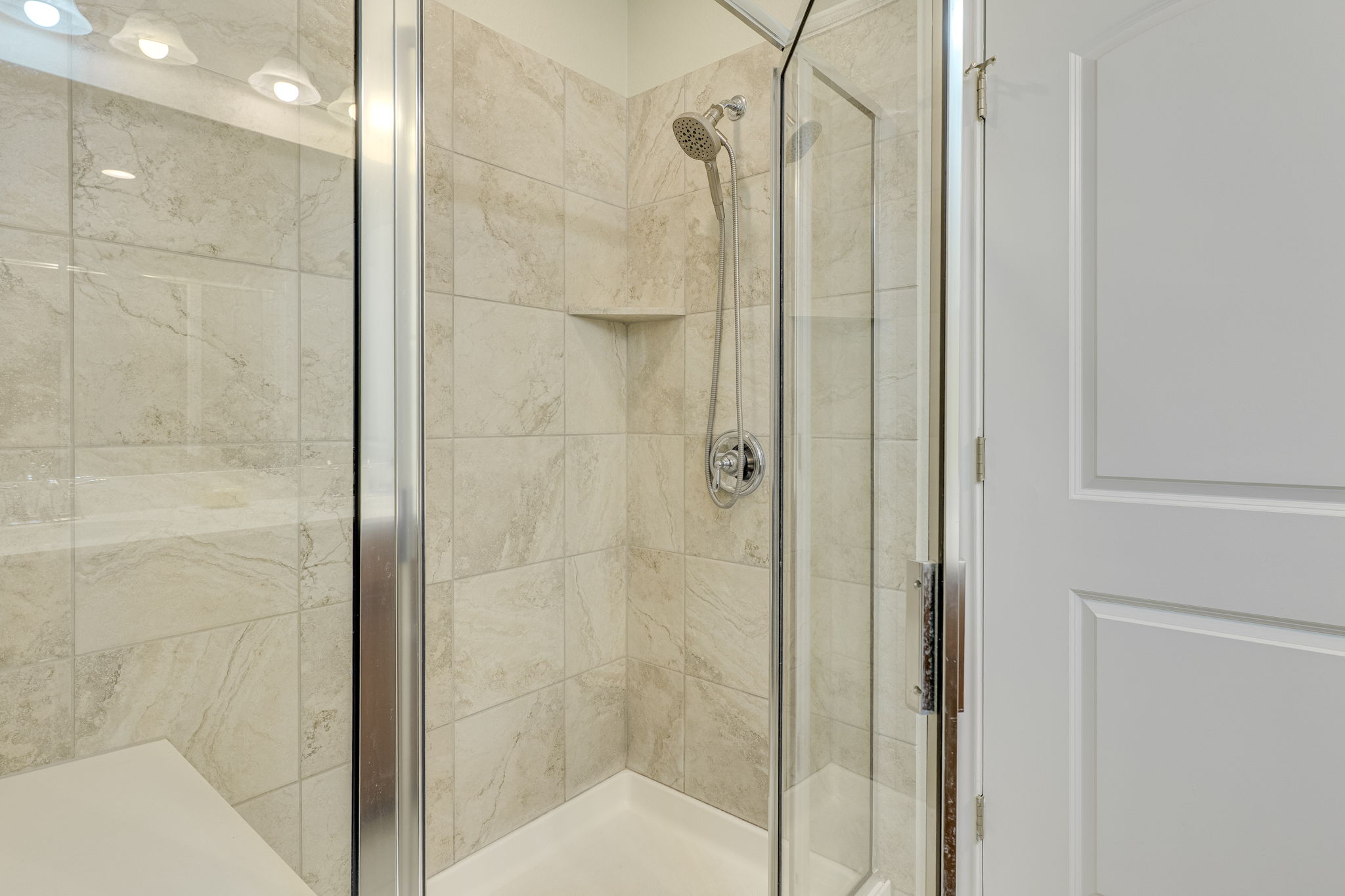 509 Rockport Street Georgetown, TX 78633 - Photo 15 of 27 Awesome Master walk-in shower