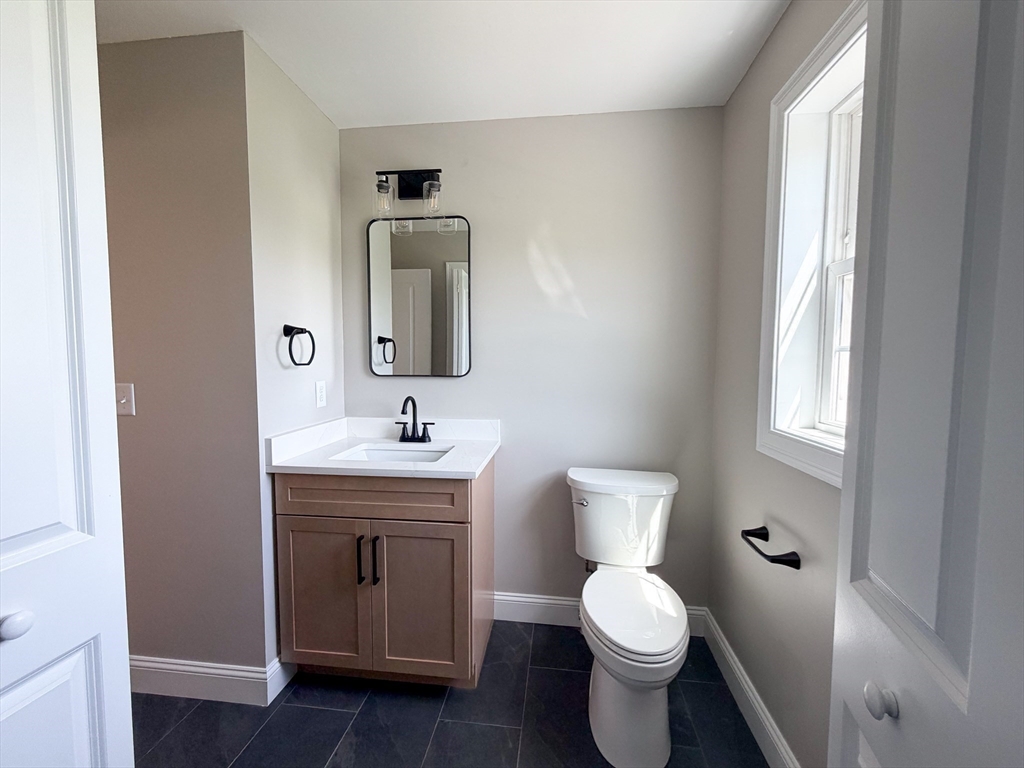 555 Neck Road Lancaster, MA 01523 - Photo 11 of 30