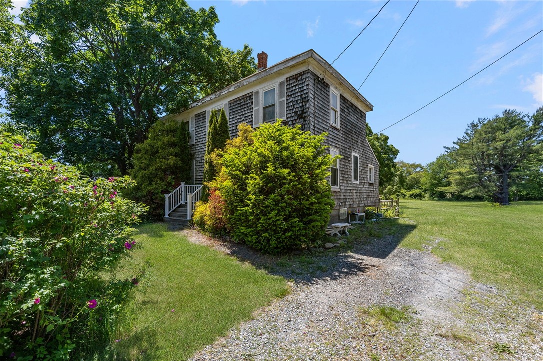 469 Wapping Road Portsmouth, RI 02871 - Photo 4 of 38