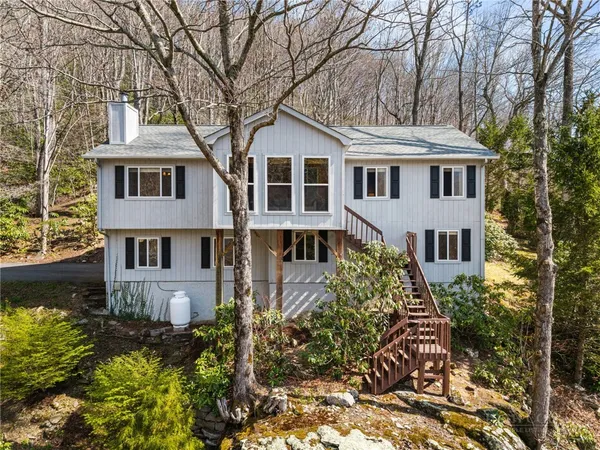 $765,000 | 220 Woodwinds Lane, Seven Devils, NC 28604