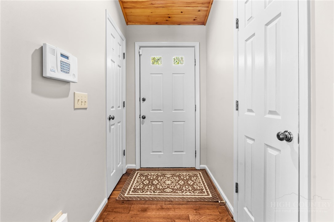 220 Woodwinds Lane Seven Devils, NC 28604 - Photo 13 of 46