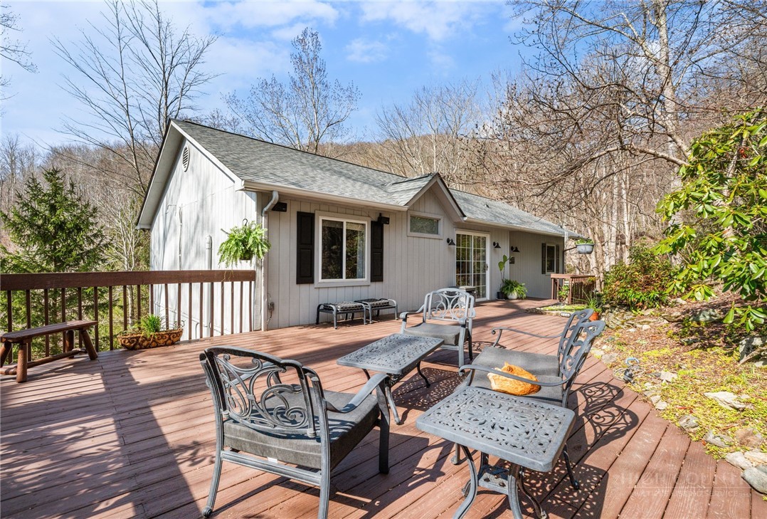220 Woodwinds Lane Seven Devils, NC 28604 - Photo 4 of 46