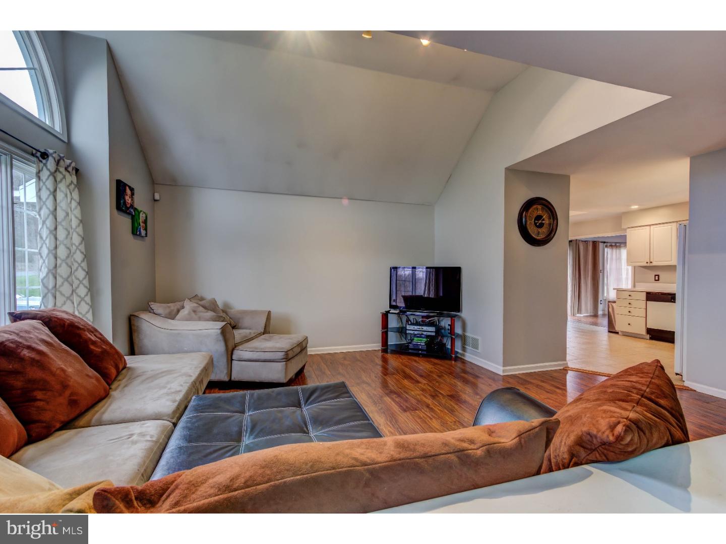 411 Cedar Spring Road Kennett Square, PA 19348 - Photo 8 of 25 Living Room