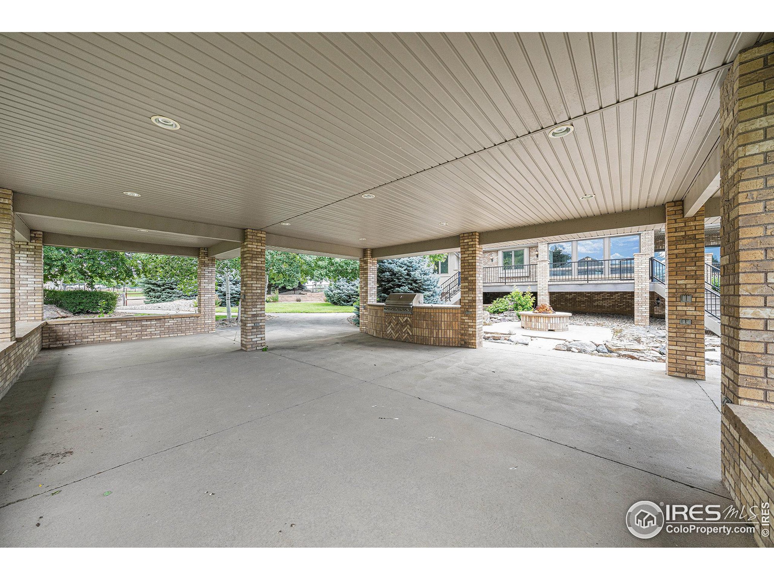 796 Abrams Way Berthoud, CO 80513 - Photo 26 of 40 a big room with balcony