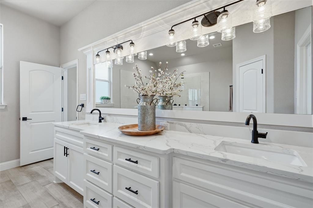 655 Winkler Way Springtown, TX 76082 - Photo 14 of 32 Gallery Image 14