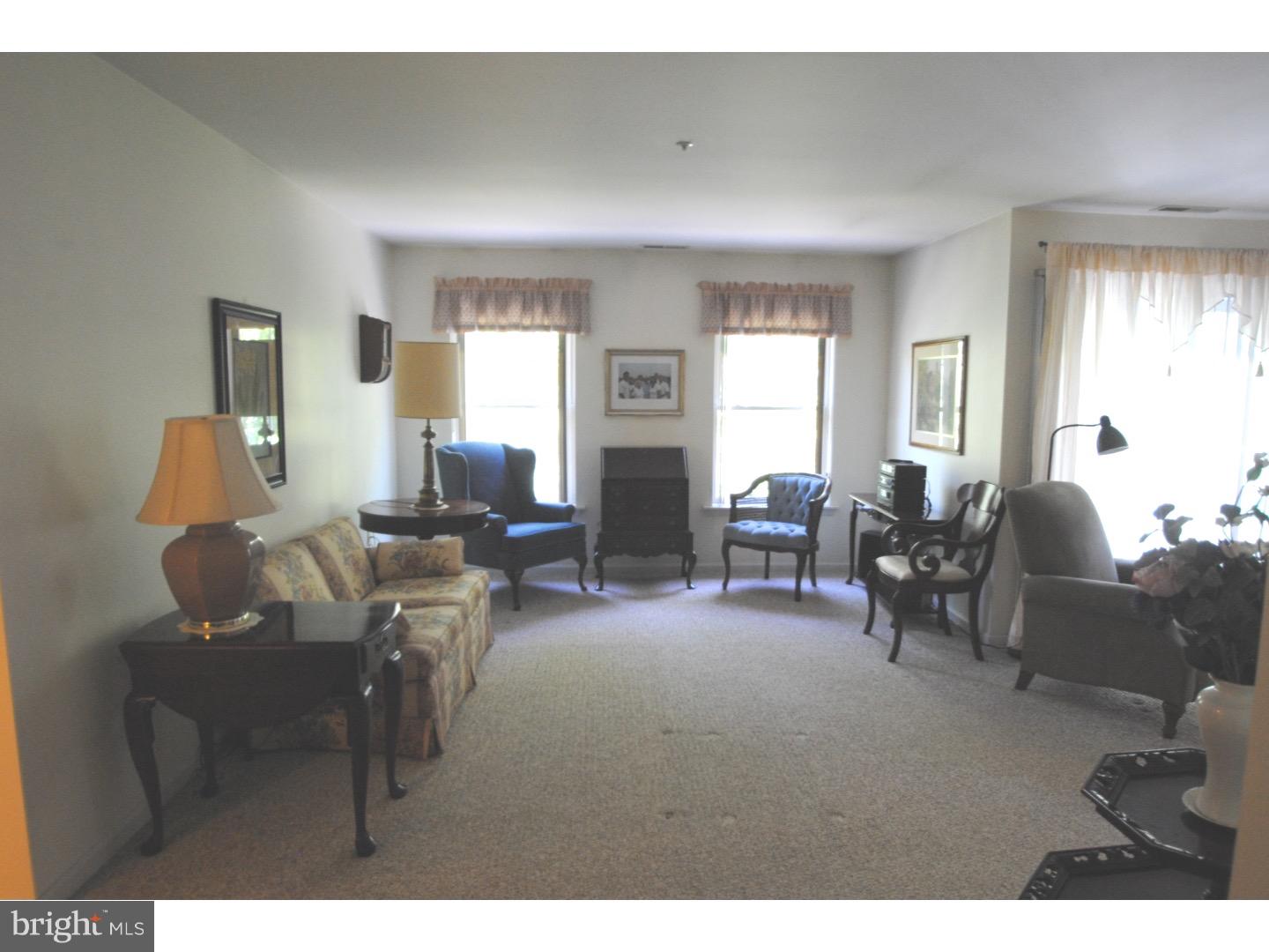 1302 Independence Way Newark, DE 19713 - Photo 1 of 18 Living Room