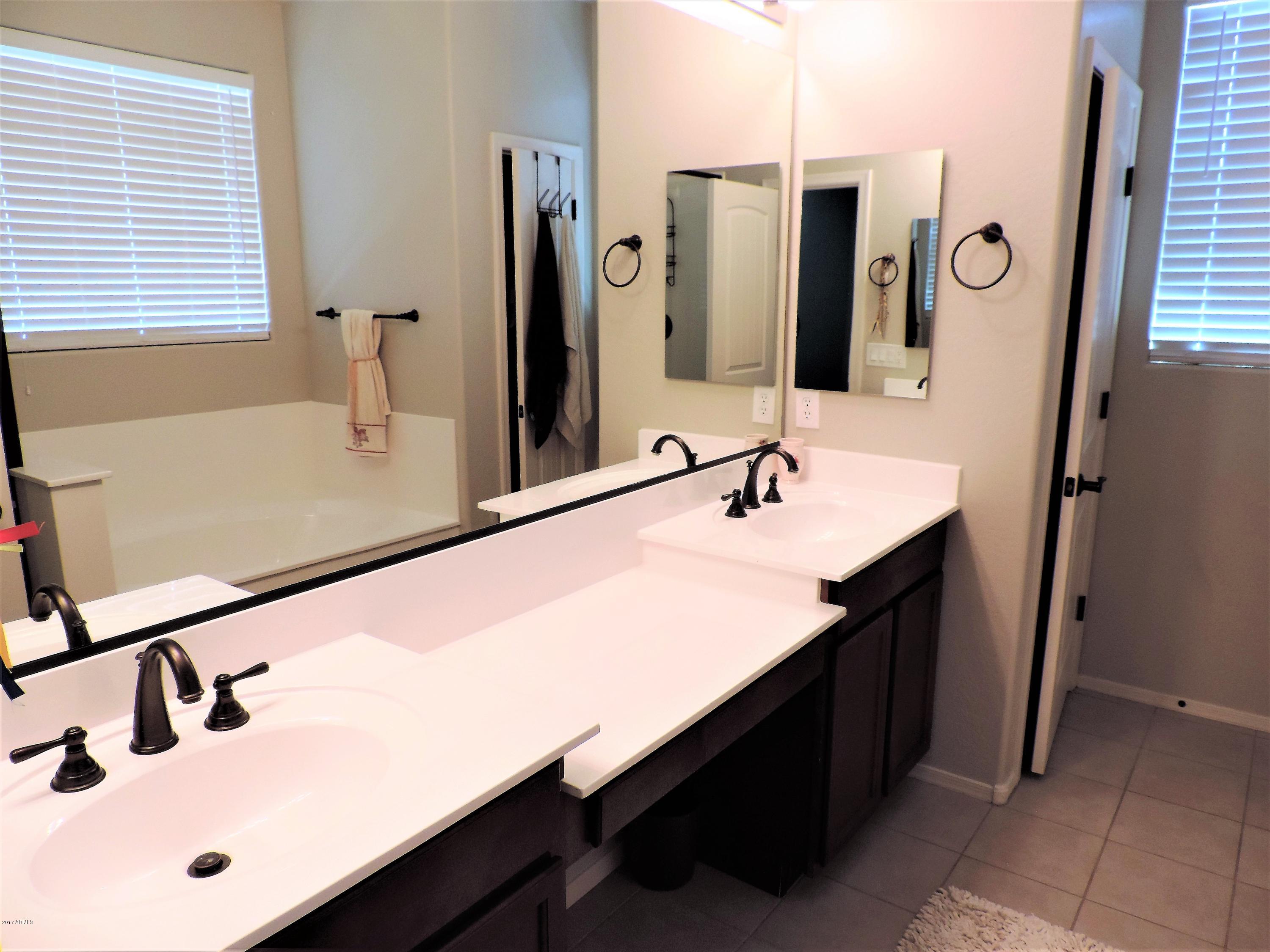 2969 East Isaiah Avenue Gilbert, AZ 85298 - Photo 3 of 34 Dual Master Vanity